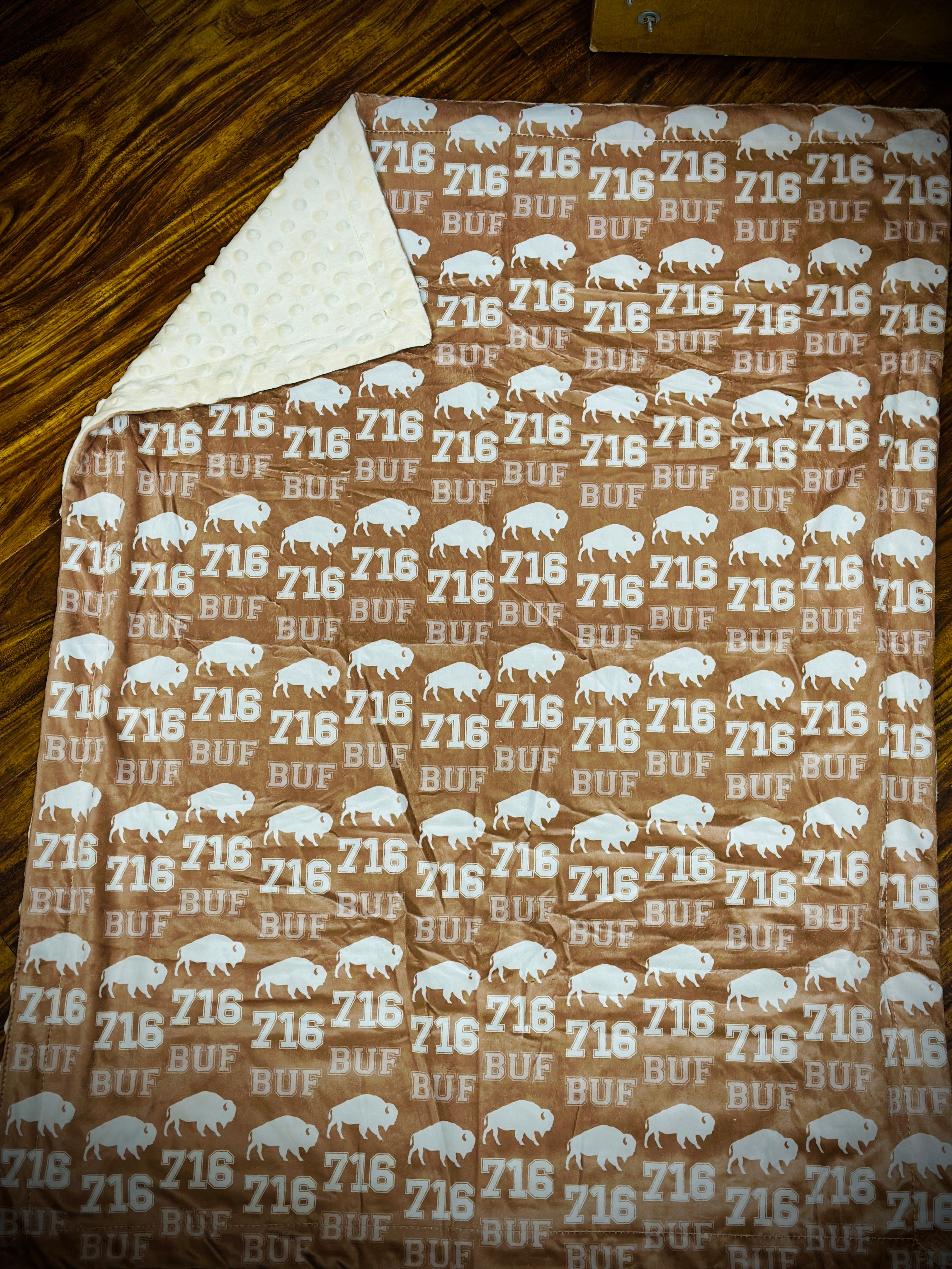Neutral 716 Buffalo Collection Blanket